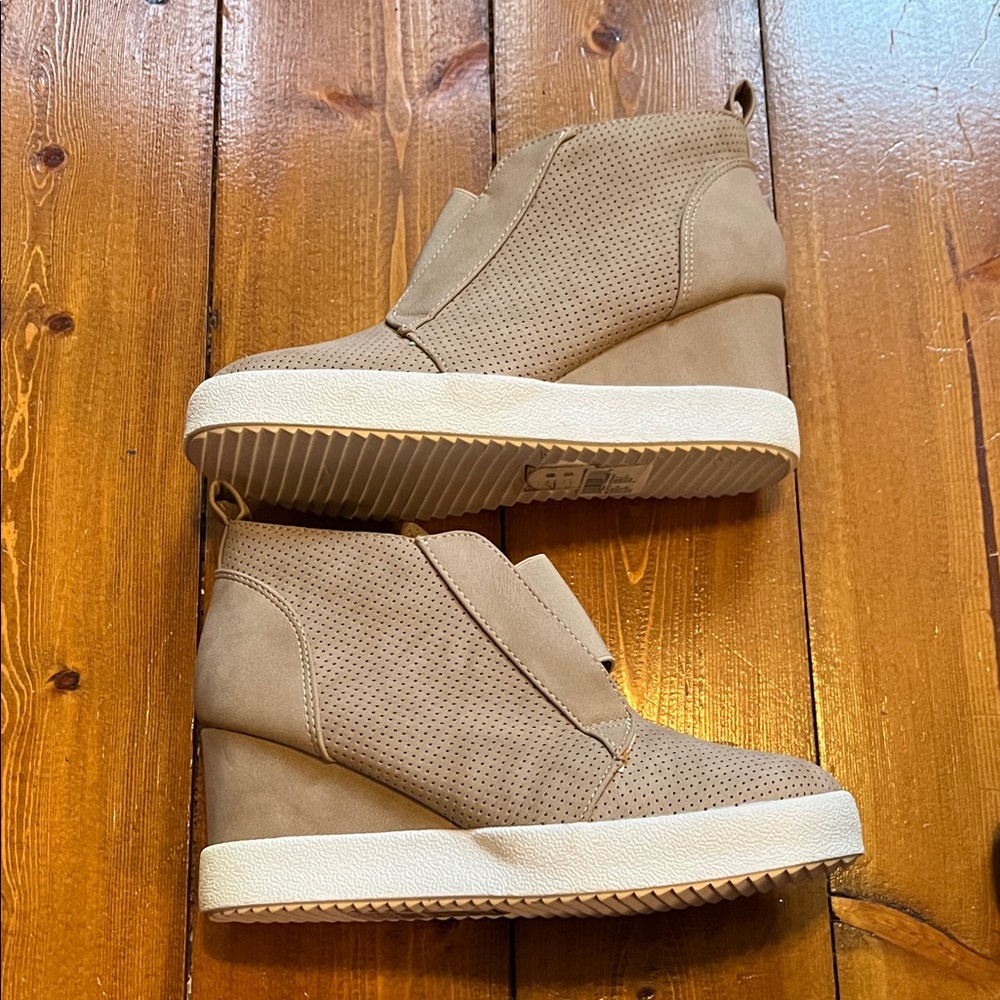 Qupid Tan Wedge Sneakers